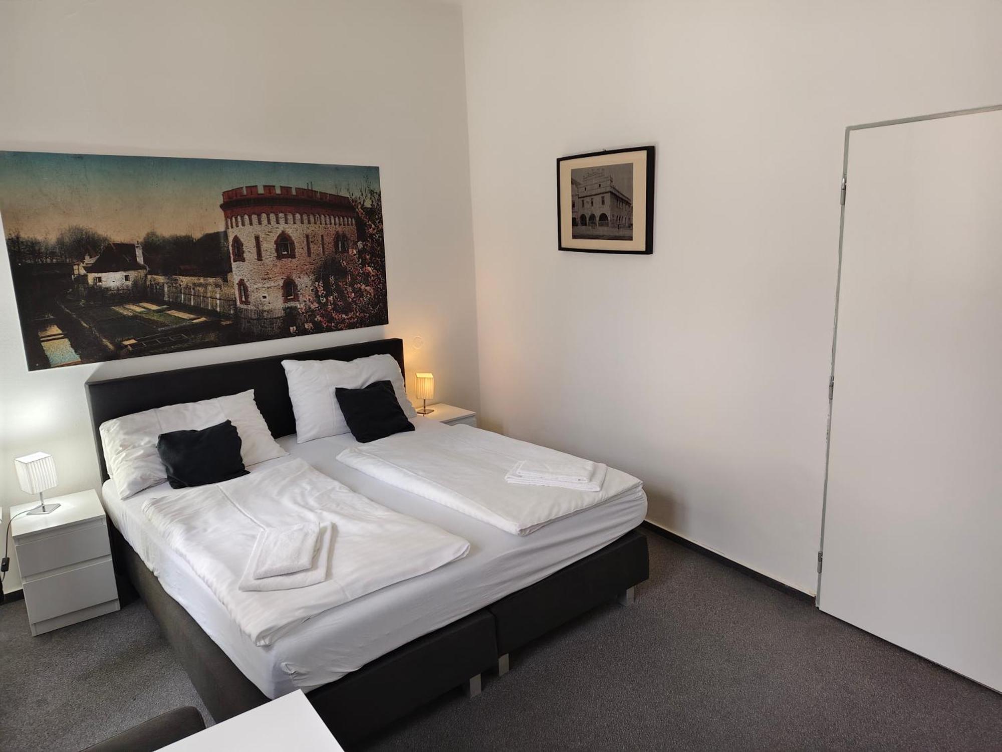 Hotel Bily Konicek Тршебонь Экстерьер фото