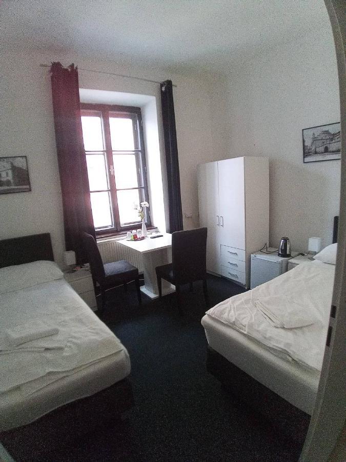 Hotel Bily Konicek Тршебонь Экстерьер фото